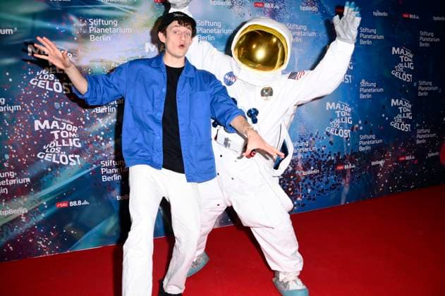 Julian Janssen bei der Weltpremiere der 360Â° Fulldome-Show von Peter Schillings Major Tom: völlig losgelöst im Zeiss-Großplanetarium. Berlin, 16.10.2025
