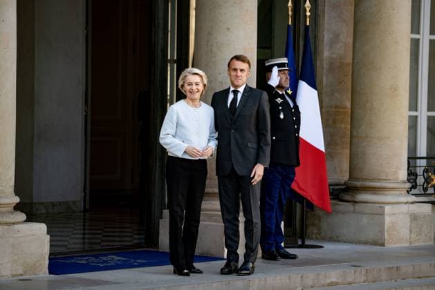 October 17, 2025, Paris, Paris, France, France: President EMMANUEL MACRON met with European Commission President URSULA VON DER LEYEN at the o°lyso e Palace on Friday, October 17, 2025. The discussion focused on preparations for the upcoming European Council meeting in Brussels, set for October 23. At the center of their talks were international priorities Ã¢â‚¬ continued support for Ukraine and the situation in the Middle East Ã¢â‚¬ as well as the EUÃ¢â‚¬â ¢s sovereignty agenda, including plans to bolster European defense, competitiveness, and the green and digital transitions. Paris France - ZUMAl224 20251017_zip_l224_007 Copyright: xStefanoxLorussox