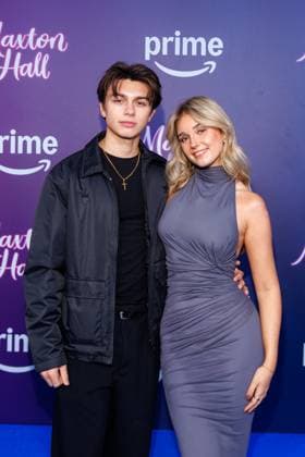 Amazon Premiere - Maxton Hall - Die Welt Zwischen Uns - Noah Miguel Oechsle Rodriguez und Lara Spengler bei der Amazon Prime Serien Premiere Maxton Hall - Die Welt Zwischen Uns im Tempodrom am 17.10.2025 in Berlin. Copyright: xEventpressxKochanx