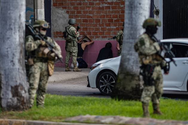 Two police officers were killed while on duty in Mexico CULIACAN, MEXICO - OCTOBER 17: Four young men were arrested for their alleged involvement in the murder of two Culiacan Municipal Traffic Police officers on October 17, 2025 in Culiacan, Mexico. The suspected gunmen were traveling in a white Toyota Corolla when they were intercepted by members of the Mexican Army. Authorities also seized long guns, tactical gear, and ammunition of various calibers. The arrest took place just minutes after the crime in which the municipal officers from Culiacan, were killed. Jesus Verdugo Anadolu Culiacan Mexico. Editorial use only. Please get in touch for any other usage.  Copyright: x2025xAnadoluxJesusxVerdugox
