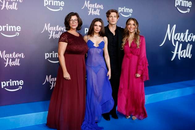 Petra Hengge, Harriet Herbig-Matten, Damian Hardung und Ceylan Yildirim bei der Premiere der 2. Staffel der Amazon Prime Video Serie Maxton Hall - Die Welt zwischen uns im Tempodrom. Berlin, 17.10.2025