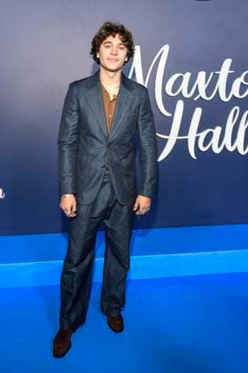abb Maxton Hall- Frederic Balonier zu Gast auf dem blauen Teppich bei der Premiere der Amazon Prime TV Serie Maxton Hall - Die Welt zwischen uns Staffel 2 im Tempodrom am 17.10.2025 in Berelin Berlin Deutschland