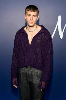 abb Maxton Hall- Ben Felipe zu Gast auf dem blauen Teppich bei der Premiere der Amazon Prime TV Serie Maxton Hall - Die Welt zwischen uns Staffel 2 im Tempodrom am 17.10.2025 in Berelin Berlin Deutschland