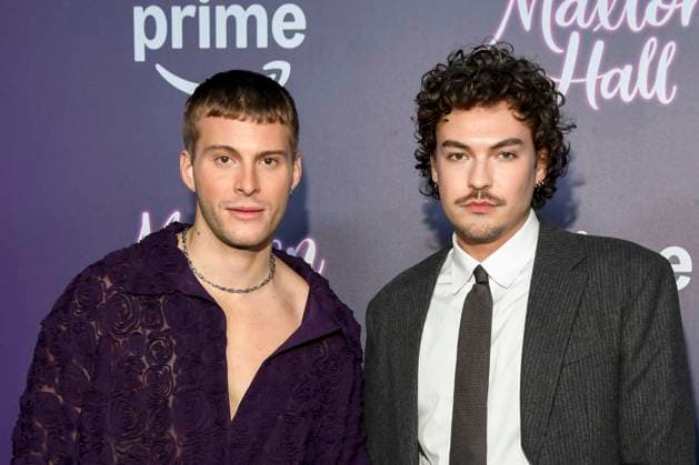 abb Maxton Hall- Ben Felipe und Justus Riesner zu Gast auf dem blauen Teppich bei der Premiere der Amazon Prime TV Serie Maxton Hall - Die Welt zwischen uns Staffel 2 im Tempodrom am 17.10.2025 in Berelin Berlin Deutschland