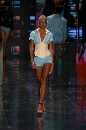 Bold Strap fashion show at SPFW N60 in Sao Paulo Sao Paulo (SP), 10 17 2025 - Fashion Fashion Show Bold Strap Bold Strap fashion show at Sao Paulo Fashion Week - SPFW N60, at Pacubra in Ibirapuera Park in Sao Paulo, this Friday, October 17, 2025. (Foto: Leco Viana Thenews2 imago images) Bold Strap fashion show at SPFW N60 in Sao Paulo  Copyright: xLecoxVianax