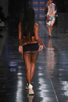 Bold Strap fashion show at SPFW N60 in Sao Paulo Sao Paulo (SP), 10 17 2025 - Fashion Fashion Show Bold Strap Bold Strap fashion show at Sao Paulo Fashion Week - SPFW N60, at Pacubra in Ibirapuera Park in Sao Paulo, this Friday, October 17, 2025. (Foto: Leco Viana Thenews2 imago images) Bold Strap fashion show at SPFW N60 in Sao Paulo  Copyright: xLecoxVianax