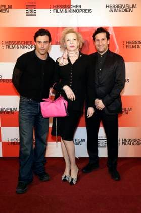 Aaron Altaras, Sunnyi Melles und David Hadda bei der 36. Verleihung des Hessischen Film- und Kinopreises 2025 in der Alten Oper. Frankfurt am Main, 17.10.2025