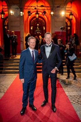 17.20.2025 xesx Frankfurt am Main, Alte Oper Hessische Film- und Kinopreis 2025 Michael Kessler erhielt den Ehrenpreis des hessischen Ministerpräsidenten, hier vertreten durch Staatssekretär Christoph Degen