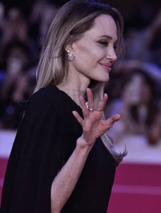 October 18 2025 - Actress and producer ANGELINA JOLIE on the red carpet of the Rome Film Festival for the movie by director Alice Winocour. . EvandroInetti_via ZUMA Wire Rome Italy - ZUMAi15_ 20251018_zaf_i15_021 Copyright: xEvandroxInettix