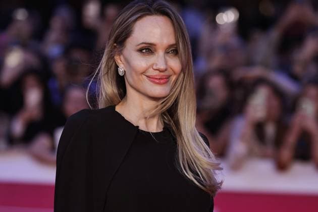 October 18 2025 - Actress and producer ANGELINA JOLIE on the red carpet of the Rome Film Festival for the movie by director Alice Winocour. . EvandroInetti_via ZUMA Wire Rome Italy - ZUMAi15_ 20251018_zaf_i15_020 Copyright: xEvandroxInettix