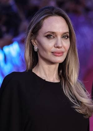October 18 2025 - Actress and producer ANGELINA JOLIE on the red carpet of the Rome Film Festival for the movie by director Alice Winocour. . EvandroInetti_via ZUMA Wire Rome Italy - ZUMAi15_ 20251018_zaf_i15_034 Copyright: xEvandroxInettix