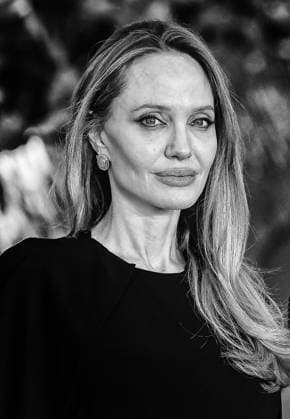 October 18 2025 - Actress and producer ANGELINA JOLIE on the red carpet of the Rome Film Festival for the movie by director Alice Winocour. . EvandroInetti_via ZUMA Wire Rome Italy - ZUMAi15_ 20251018_zaf_i15_042 Copyright: xEvandroxInettix