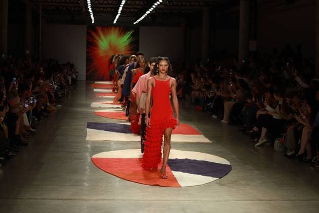 atelie mao de mae fashion show at spfw Sao Paulo (SP), 10 18 2025 - fashion fashion show atelie Mao de Mae fashion show by the brand Atelie Mao de Mae at Sao Paulo Fashion Week - SPFW N60, at Pacubra in Ibirapuera Park in Sao Paulo, this Saturday, October 18, 2025. (Foto: Fabricio Bomjardim Thenews2 imago images) atelie mao de mae fashion show at spfw  Copyright: xFABRICIOxBOMJARDIMx