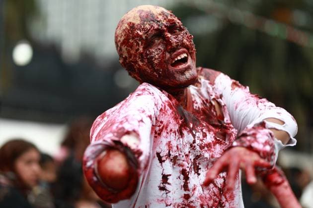 Zombie walk 2025 in Mexico City MEXICO CITY, MEXICO - OCTOBER 18: A man takes part in the annual zombie walk, along the streets of the city center, in Mexico City, Mexico on October 18, 2025. Hundreds of people dressed as zombies and horror movie characters gathered to participate in the zombie walk, an event held annually in at least 50 countries since the early 2000s Daniel Cardenas Anadolu Mexico City Mexico. Editorial use only. Please get in touch for any other usage.  Copyright: x2025xAnadoluxDanielxCardenasx
