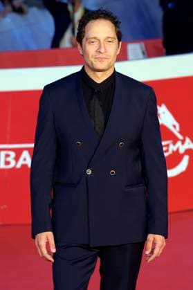 Claudio Santamaria bei der Premiere des Kinofilms Il falsario auf dem 20. Internationalen Filmfestival von Rom Festa del Cinema di Roma 2025 im Auditorium Parco della Musica. Rom, 19.10.2025