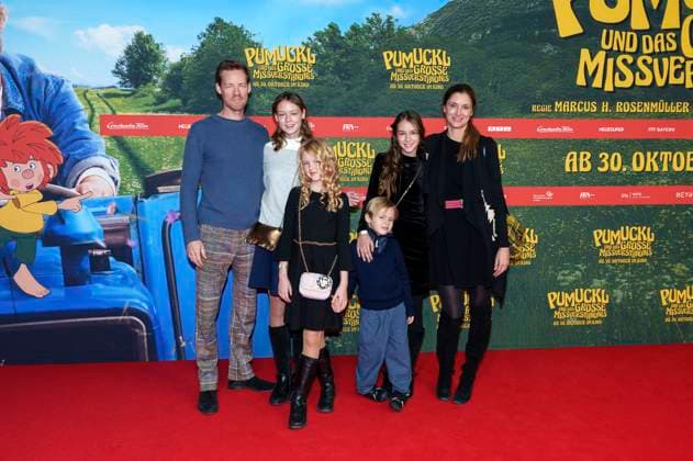 Herbert Kloiber und Ehefrau Julia mit Kindern Clara, Greta, Emilie und Philipp bei der Premiere des Kinofilms Pumuckl und das große Missverständnis im Mathäser Filmpalast. München, 19.10.2025