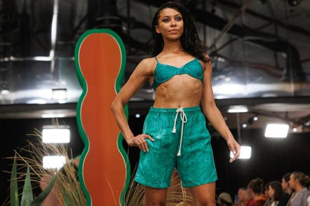 MELBOURNE FASHION WEEK 2025, A model walks the Ganbu Marra Runway during Melbourne Fashion Week at Hotel Melbourne, Melbourne, Monday, October 20, 2025. ( NO ARCHIVING MELBOURNE VICTORIA AUSTRALIA  Copyright: xNADIRxKINANIx 20251020176836182150