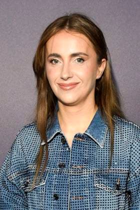 abb Maxton Hall- Anna Heiser zu Gast auf dem blauen Teppich bei der Premiere der Amazon Prime TV Serie Maxton Hall - Die Welt zwischen uns Staffel 2 im Tempodrom am 17.10.2025 in Berelin Berlin Deutschland *** abb Maxton Hall Anna Heiser on the blue carpet at the premiere of the Amazon Prime TV series Maxton Hall The World Between Us Season 2 at Tempodrom on 17 10 2025 in Berelin Berlin Germany