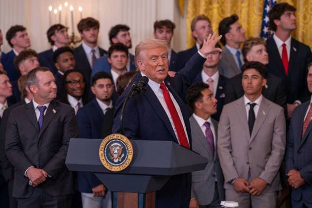 October 20, 2025, Washington, District Of Columbia, USA: President DONALD TRUMP points toward the future White House Ballroom as he speaks at an event honoring the LSU and LSU Shreveport baseball teams in the East Room of the White House. Washington USA - ZUMAs365 20251020_znp_s365_002 Copyright: xJoeyxSussmanx