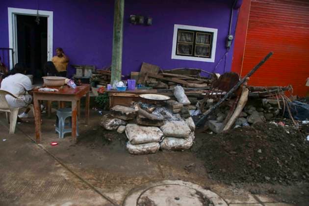 October 20, 2025, Mexico City, Mexico City, Mexico: Damage caused by Hurricane Priscila in the municipality of Huehuetla in the OtomoÂ­ Tepehua mountain range, one of the most affected municipalities in the state of Hidalgo, due to its proximity to the Pantepec River, houses completely filled with mud and cars buried. Mexico City Mexico - ZUMAs310 20251020_zip_s310_008 Copyright: xLuisxExSalgadox