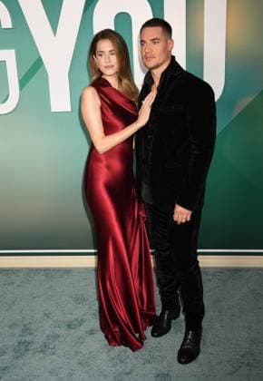 LOS ANGELES, CA - OCTOBER 20: Allison Williams and Alexander Dreymon at Paramount Pictures Los Angeles premiere of Regretting You at the Paramount Theater in Los Angeles, California on October 20, 2025. Copyright: xJeffreyxMayerx