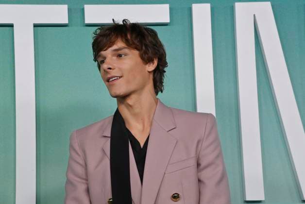 Cast member Mason Thames attends the premiere of the motion picture romantic drama Regretting You at Paramount Studios in Los Angeles on Monday, October 20, 2025. Storyline: Centers on the strained relationship between young mother Morgan Grant and her teenage daughter Clara, exacerbated by Morgan s husband Chris s tragic death, forcing them to navigate life s challenges together.  LAP2025102019 JIMxRUYMEN