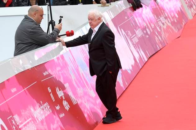 Jim Sheridan bei der Premiere des Kinofilms Re-creation auf dem 20. Internationalen Filmfestival von Rom Festa del Cinema di Roma 2025 im Auditorium Parco della Musica. Rom, 20.10.2025