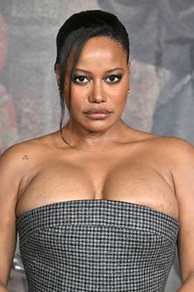 Taylour Paige bei der Premiere der HBO-Serie It: Welcome to Derry auf dem Warner Bros. Studio Gelnnde. Burbank, 20.10.2025