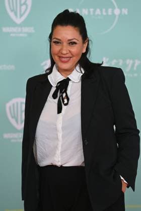 Jasmin SHAKERI (Schauspielerin), Einzelbild,angeschnittenes Einzelmotiv,Halbfigur,halbe Figur. Weltpremiere von NO HIT WONDER am 21.10.2025 im Mathaeser Kino in Muenchen.