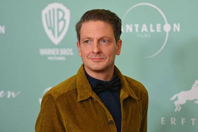 Holger STOCKHANS (Schauspieler), Einzelbild,angeschnittenes Einzelmotiv,Halbfigur,halbe Figur. Weltpremiere von NO HIT WONDER am 21.10.2025 im Mathaeser Kino in Muenchen.