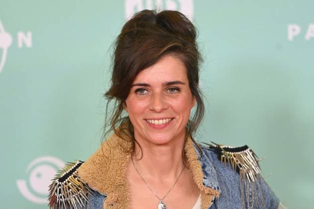 Nora TSCHIRNER (Schauspielerin), Einzelbild,angeschnittenes Einzelmotiv,Portrait,Portraet. Weltpremiere von NO HIT WONDER am 21.10.2025 im Mathaeser Kino in Muenchen.