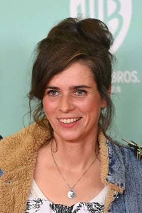 Nora TSCHIRNER (Schauspielerin), Einzelbild,angeschnittenes Einzelmotiv,Portrait,Portraet. Weltpremiere von NO HIT WONDER am 21.10.2025 im Mathaeser Kino in Muenchen.