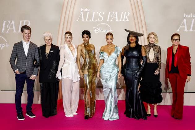 Craig Erwich, Glenn Close, Sarah Paulson, Teyana Taylor, Kim Kardashian, Niecy Nash Betts, Naomi Watts and Hélène Etzi at the photocall of the All s Fair Disney Premiere at Maison de la Chimie in Paris, France on October 21, 2025 Cyril Moreau Bestimage All s Fair Disney Premiere at Maison de La Chimie on October 21, 2025 in Paris, France Paris France Copyright: xCYRILxMOREAUx xBESTIMAGExCYRILxMOREAUx xBESTIMAGEx