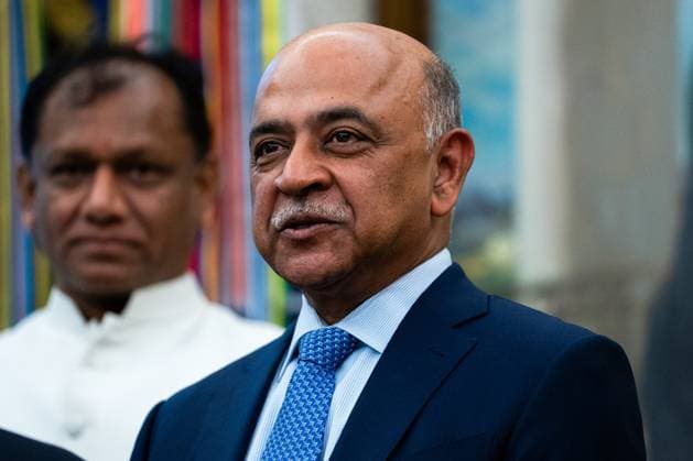 October 21, 2025, Washington, District Of Columbia, USA: Arvind Krishna, Chief Executive Officer (CEO), IBM during a Diwali celebration in the Oval Office of the White House in Washington, DC, US, on Tuesday, Oct. 21, 2025. The Kremlin sought to tamp down expectations for a quick summit between Russian President Vladimir Putin and his US counterpart Donald Trump as European leaders urged an immediate ceasefire in the war in Ukraine Washington USA - ZUMAs152 20251021_faa_s152_049 Copyright: xAllisonxRobbertx-xPoolxviaxCNPx