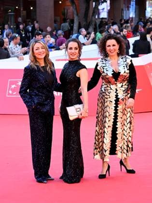 Rome, Italy, Italy: Roma Cinema Fest 2025 evening 8 - premiere TRIBUTE TO THE 80s AND 90s In the photo: Manuela Boldi, Micaela Boldi, Marta Boldi Rome Italy  - ZUMAp169 20251022_zea_p169_574 Copyright: xMaurizioxD Avanzox