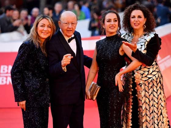 Roma Cinema Fest 2025 evening 8 - premiere TRIBUTE TO THE 80s AND 90s In the photo: Massimo Boldi with his daughters Manuela Boldi, Micaela Boldi, Marta Boldi  Copyright: xVincenzoxLandix xipa-agency.netx xDxAvanzo Landi Provvisionatox IPA_Agency_IPA66939045