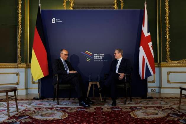 News Themen der Woche KW 43 Prime Minister Keir Starmer hosts Western Balkans Summit 22 10 2025. London, United Kingdom. Prime Minister Keir Starmer meets German Chancellor Friedrich Merz while hosting the Western Balkans Summit at Lancaster House., Credit:Lauren Hurley Avalon United Kingdom, Greater London, London, 10 Downing Street  Copyright: xLaurenxHurleyx xAvalonx 1047417577