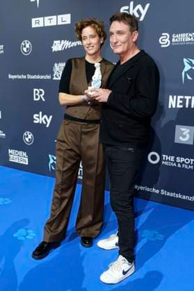 Pia Strietmann und Oliver Masucci bei der Verleihung vom Blauer Panther - TV & Streaming Award 2025 in der BMW Welt. München, 22.10.2025