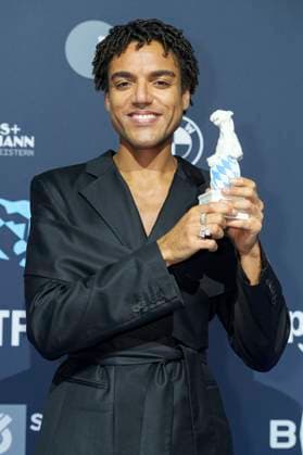 Lamin Leroy Gibba bei der Verleihung vom Blauer Panther - TV & Streaming Award 2025 in der BMW Welt. München, 22.10.2025