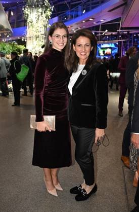 Michaela Kaniber (Bayerische Landwirtschaftsministerin) mit Tochter Antonia Verleihung Blauer Panther - TV & Streaming Award 2025 Preisverleihung und Gala in der BMW Welt München 22. Oktober 2025