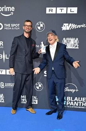 Joko Winterscheidt und Preisträger Otto Waalkes Verleihung Blauer Panther - TV & Streaming Award 2025 Preisverleihung und Gala in der BMW Welt München 22. Oktober 2025