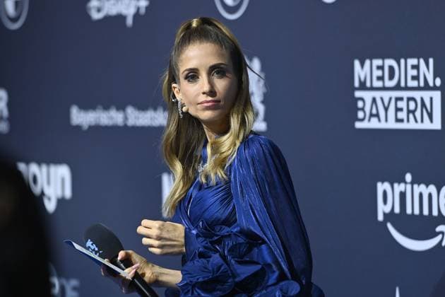 Cathy HUMMELS; Einzelbild,angeschnittenes Einzelmotiv,Halbfigur,halbe Figur. Roter Teppich,Blauer Panther TV und Streaming Award 2025 am 22.10.2025 in der BMW Welt Muenchen.