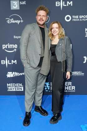 Johannes Berzl und Steff Landau bei der Verleihung vom Blauer Panther - TV & Streaming Award 2025 in der BMW Welt. München, 22.10.2025