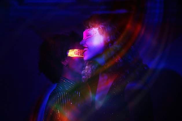 People dancing in nightclub with VR glasses and colorful light effects model released, Symbolfoto, AZF00870