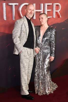 Tomasz Baginski mit Begleitung bei der Weltpremiere der 4. Staffel der Netflix-Serie The Witcher im Curzon Mayfair. London, 23.10.2025