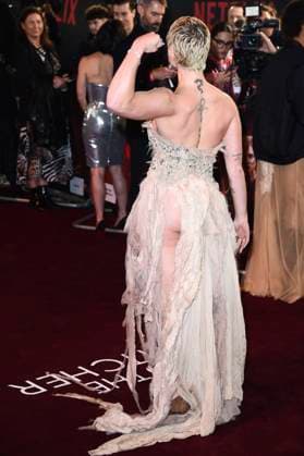 Joelle Rae bei der Weltpremiere der 4. Staffel der Netflix-Serie The Witcher im Curzon Mayfair. London, 23.10.2025