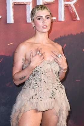 Joelle Rae bei der Weltpremiere der 4. Staffel der Netflix-Serie The Witcher im Curzon Mayfair. London, 23.10.2025