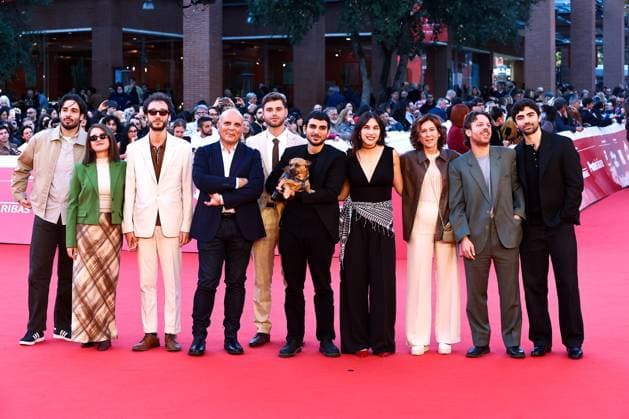 Rome: Rome Cinema Fest 2025, evening 11 - Red Carpet for the film Tienimi Presente. Pictured is Alberto Palmiero with Jonny the Dog and the cast. Rome  - ZUMAp169 20251024_zea_p169_695 Copyright: xMarcoxProvvisionatox