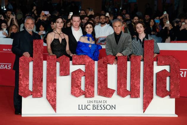Foto IPP - Fabrizio Corradetti Gruppo Editoriale LiveMedia Rome 24 10 2025 Nella foto: Luc Besson, Matilda De Angelis, Caleb Landry Jones, Zoe Bleu Sidel, Christoph Waltz and Raphael Luce attend the red carpet of the movie â?? Dracula â? during the 20th Rome Film Fest at Auditorium Parco della Musica on October 24, 2025 in Rome, Italy. Italy Photo Press - World Copyright Festa del Cinema di Roma 2025 Ne