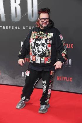 Oliver Polak bei der Premiere des Netflix-Doku-Highlights BABO DIE HAFTBEFEHL-STORY in der Astor Film Lounge in Berlin am 24.10.2025